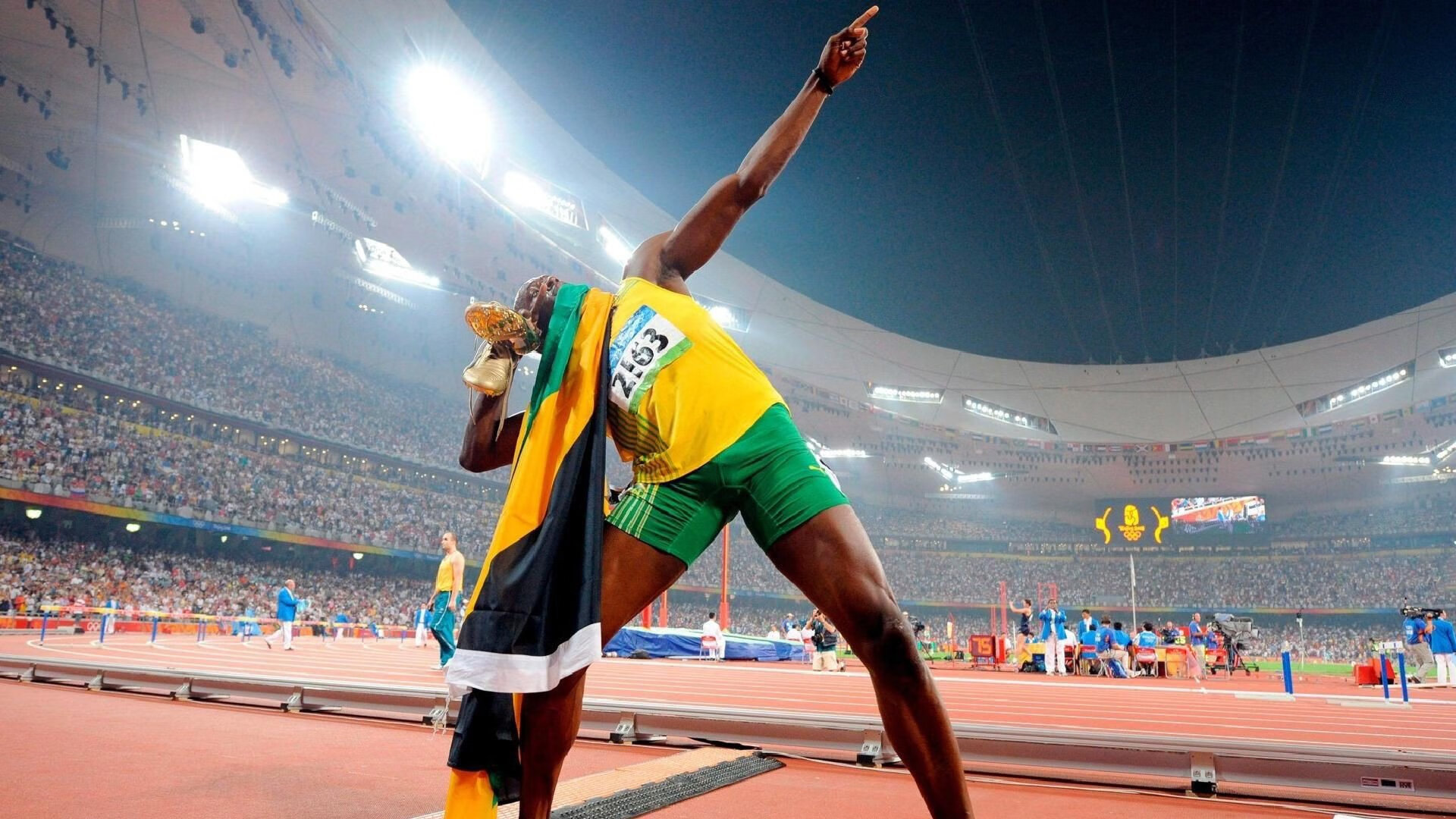 APP下载-莱万多夫斯基迎来七赛季高光表现，瑞士队球迷沸腾！